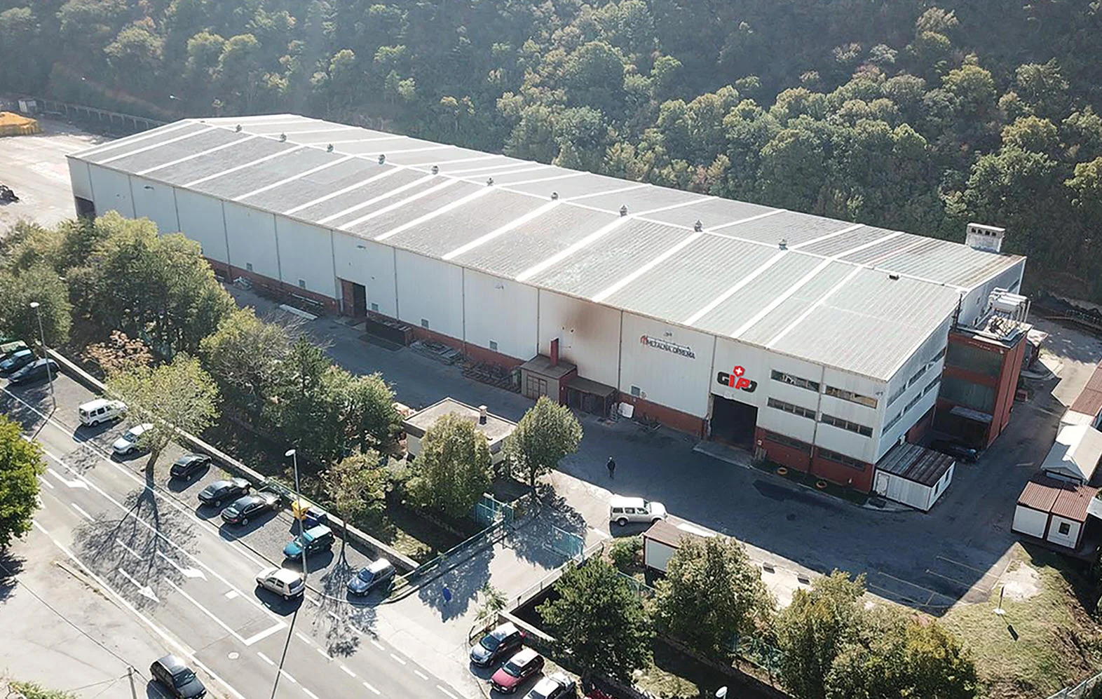 Produktionshalle der GIPO Gisler Power AG